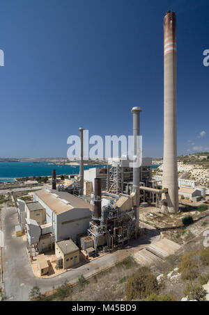 Une huile en paysage méditerranéen, situé à Malte directement sur la côte. Banque D'Images