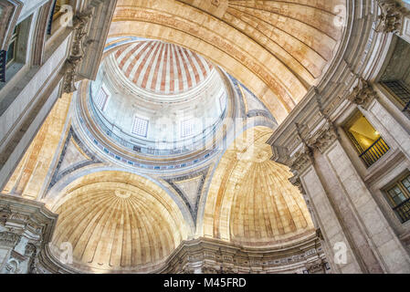 Intérieur de la Basilique Estrela à Lisbonne, Portugal Banque D'Images