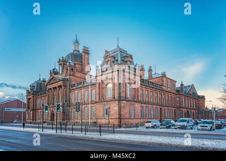 GLASGOW, ÉCOSSE - 17 janvier 2018 : l'Ancien hôtel de ville de Govan construit avec du grès rouge. Banque D'Images