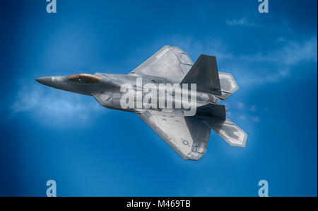 Lockheed Martin F22 Raptor battant l'affichage à l'RIAT, RAF Fairford, UK. Credit : Malcolm Park/Alamy Banque D'Images