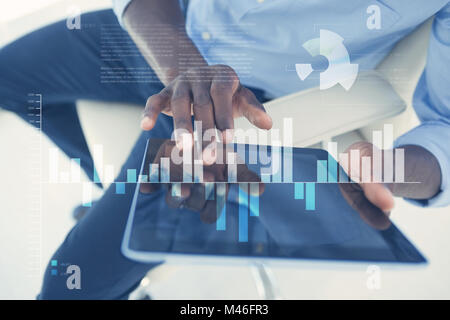 Image composite de l'interface d'affaires avec des graphiques et des données Banque D'Images