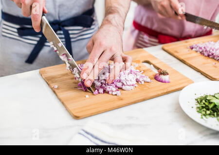 Compétences à découper dans la cuisine. Banque D'Images