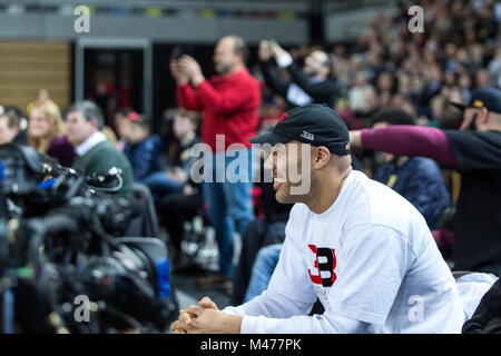 Londres, Royaume-Uni 14 février, 2018. LaVar Ball et famille à BBL basket-ball match aller match de demi-finale entre Londres et Leicester Riders Lions at Copper Box Arena, le parc olympique, Londres. Credit : Carol Moir / Alamy Live News. Banque D'Images