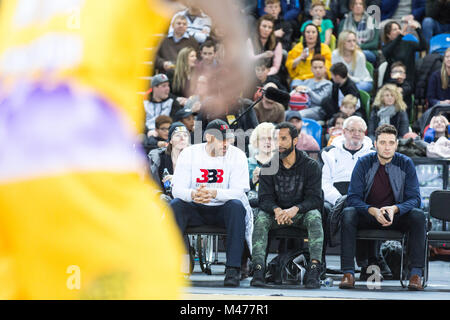 Londres, Royaume-Uni 14 février, 2018. LaVar Ball et famille à BBL basket-ball match aller match de demi-finale entre Londres et Leicester Riders Lions at Copper Box Arena, le parc olympique, Londres. Credit : Carol Moir / Alamy Live News. Banque D'Images