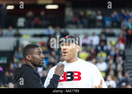 Londres, Royaume-Uni 14 février, 2018. LaVar Ball et famille à BBL basket-ball match aller match de demi-finale entre Londres et Leicester Riders Lions at Copper Box Arena, le parc olympique, Londres. Credit : Carol Moir / Alamy Live News. Banque D'Images