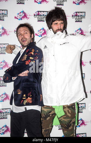 Londres, Royaume-Uni. Feb 14, 2018. Tom Meighan et Sergio Pizzorno (Kasabian) arrivent à la VO5 NME Awards 2018 au London's O2 Brixton Academy. Crédit : Tom Rose/Alamy Live News Banque D'Images