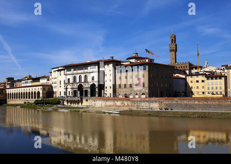 L'Italie. Florence. Gallery près de Ponte Vecchio Banque D'Images