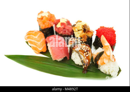 Jeu de rouleaux de sushi isolated on white Banque D'Images