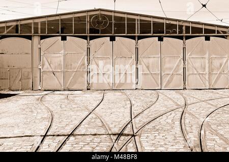 Hangar de locomotive gare Musée Schönberger Plage Mer Baltique Allemagne sépia Banque D'Images