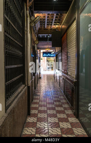 Bodega et bars à bières au bar à Barcelone de Pasajes Banque D'Images