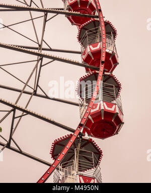 Grande roue rouge Vintage Banque D'Images