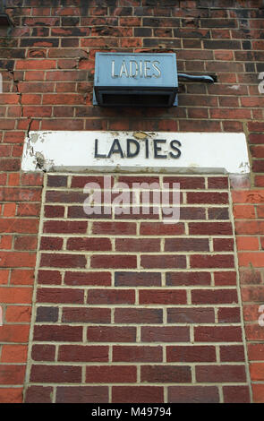 Murée mesdames toilettes publiques à Londres, au Royaume-Uni. Banque D'Images