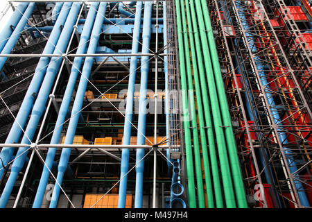 PARIS, FRANCE - 20 juillet 2011 : Centre Georges Pompidou à Paris, France. La structure post-moderne achevé en 1977 est l'une des plus reconnaissables de landma Banque D'Images