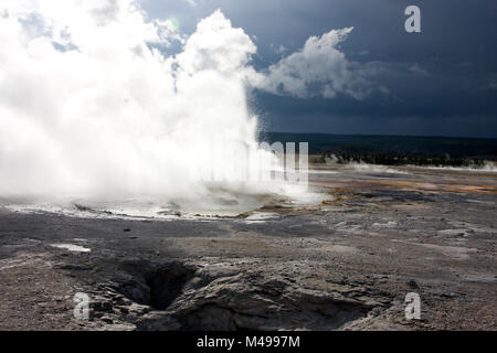 Clepsydra geyser, le Parc National de Yellowstone, Wyoming, USA Banque D'Images