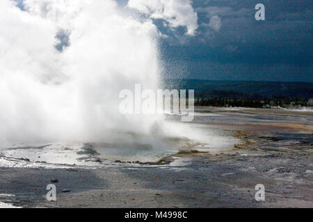 Clepsydra geyser, le Parc National de Yellowstone, Wyoming, USA Banque D'Images