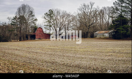 Old American barns en hiver Banque D'Images