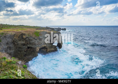 Cape Manzamo dans l'île d'Okinawa, Japon. Banque D'Images