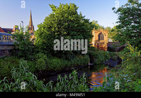 UK,South Yorkshire,Rotherham,chapelle sur le pont & Minster Banque D'Images