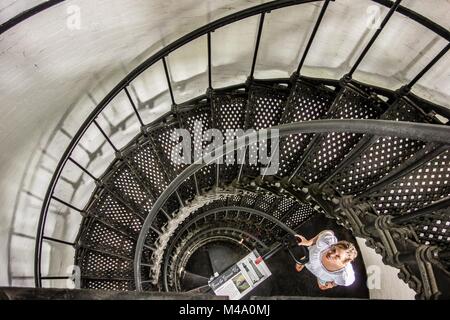 Escalier en spirale vers le haut du phare de l'île de chasse Banque D'Images