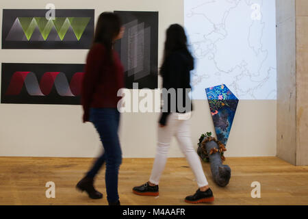 Deux cents étudiants en art à partir de la Central Saint Martins (Université des Arts de Londres) crée Studio complexe au Tate Modern de turing l'espace en ateliers d'artistes, ce qui rend le film, sculptures et installations. La galerie s'ouvre au public le 15 janvier 2018 et les membres du public peuvent prendre part à un large éventail d'art pratique l'activité. Doté d''atmosphère : où : London, Londres, Royaume-Uni Quand : 15 Jan 2018 Credit : WENN.com Banque D'Images