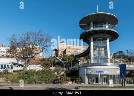 Pier Hill lift Southend on Sea. Structure moderne ascenseur. Banque D'Images