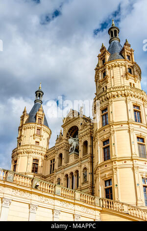 Schwerin Palace dans l'historicisme romantique de style architecture Banque D'Images