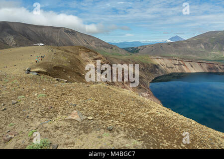 Dans le lac volcan Ksudach Caldera. Au sud du Parc Naturel du Kamtchatka. Banque D'Images