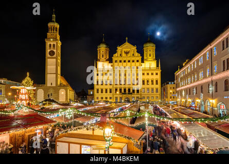 Marché de Noël,Tour Perlach et l'Hôtel de Ville, Burgtheater, à nuit, Augsbourg, Bavière,Allemagne,Souabe Banque D'Images