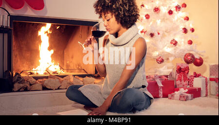 Jolie femme élégante célébration de Noël Banque D'Images