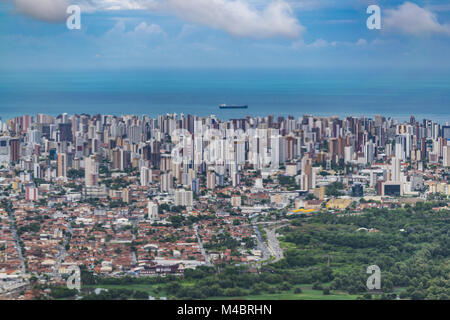 Vue aérienne de la ville de Fortaleza avion fenêtre Banque D'Images