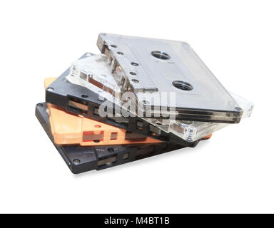 Groupe d'anciennes cassettes sur fond blanc Banque D'Images