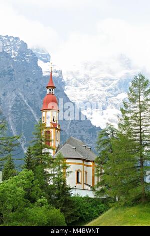 Église Saint Nicolas Obernberg dans Tyrol Autriche Banque D'Images