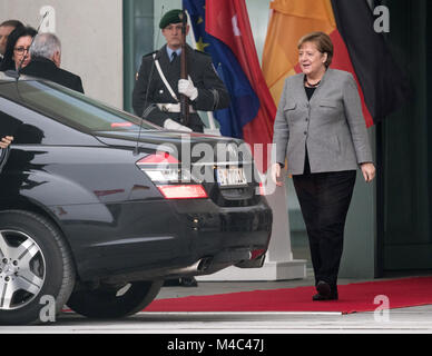 Berlin, Allemagne. Feb 15, 2018. La chancelière allemande, Angela Merkel (CDU) reçoit le Premier ministre turc Binali Yildirim à la Chancellerie fédérale à Berlin, Allemagne, 15 février 2018. Crédit : Bernd von Jutrczenka/dpa/Alamy Live News Banque D'Images