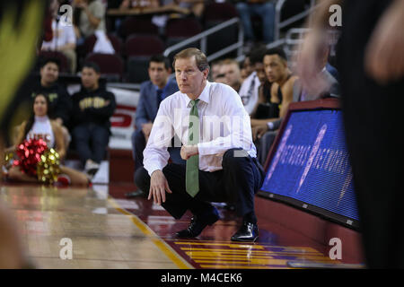 15 février 2018 : Oregon Ducks Head coach Dana Altman dans un jeu de basket-ball de NCAA entre l'Oregon Ducks vs USC Trojans au Galen Center de Los Angeles, CA : Jordon Kelly/CSM(Jordon Kelly : © Cal Sport Media) Banque D'Images