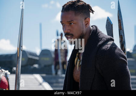 DATE DE SORTIE : Février 16, 2018 Title : STUDIO : les studios de merveille Directeur : Ryan Coogler PLOT : T'Challa, après la mort de son père, le roi de Wakanda, revient à la maison à l'isolement, technologiquement avancé nation africaine à réussir au trône et prendre sa juste place en tant que roi. Avec : Marvel Studios en panthère noire..Erik Killmonger (Michael B. Jordan)..(Image Crédit : © Marvel Studios/photos) Banque D'Images