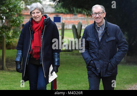 Maidenhead, Royaume-Uni. 04 février 2018. Premier ministre Theresa May, accompagnée de son mari Philippe, assiste à un service religieux, près de sa circonscription de Maidenhead. Banque D'Images