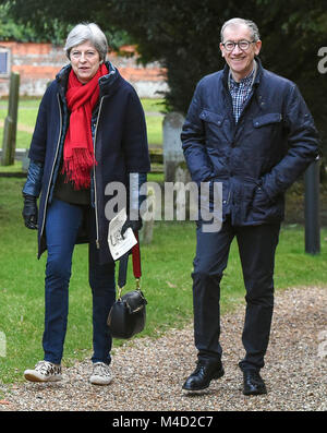 Maidenhead, Royaume-Uni. 04 février 2018. Premier ministre Theresa May, accompagnée de son mari Philippe, assiste à un service religieux, près de sa circonscription de Maidenhead. Banque D'Images