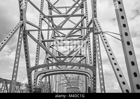 La structure en acier du pont routier d'ingénierie Banque D'Images