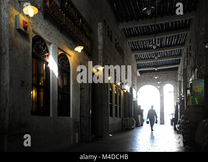 Scène tôt le matin du souq Waqaf à Doha, Qatar Banque D'Images