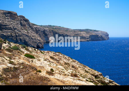 Côte de la mer Méditerranée sur la partie sud de l'île de Malte Banque D'Images