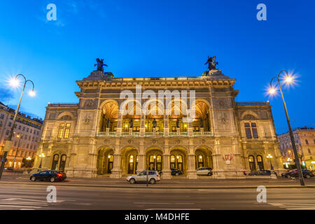 Nuit à l'Opéra de Vienne, Autriche Banque D'Images