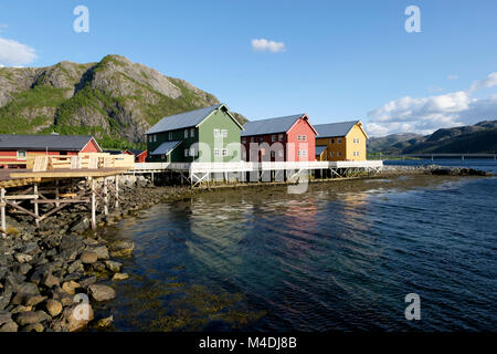 Bâtiments colorés. Lauvsnes port. Flatanger commune. La Norvège Banque D'Images