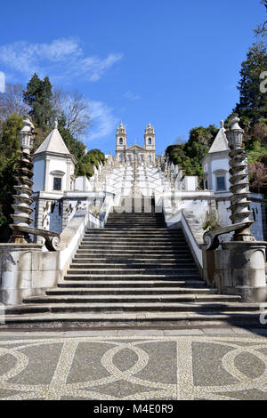 Escalier frontal du sanctuaire de Bom Jesus Banque D'Images