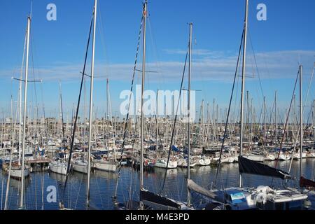 Barcelone, bateaux à voile à Port Olimpic Banque D'Images