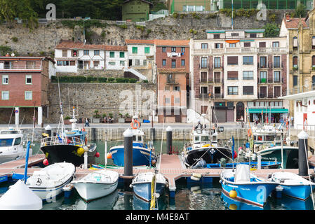 Le vieux port de Donostia San Sebastian Banque D'Images