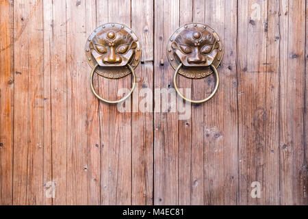 Chinois traditionnel knocker Banque D'Images