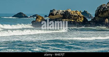 Soberanes et falaises sur l'océan Pacifique en Californie Banque D'Images