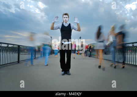 Acteur mime sur rue. Piscine shot Banque D'Images