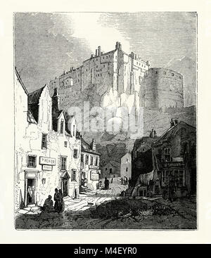 Une gravure ancienne d'Édimbourg, la capitale de l'Ecosse depuis au moins le 15e siècle. Le Château d'Édimbourg, domine l'horizon de la ville depuis sa position sur le rocher du château. Il y a eu un château royal sur le site depuis au moins le règne de David I d'Écosse au 12ème siècle, et le site a continué d'être une résidence royale jusqu'en 1633 Banque D'Images