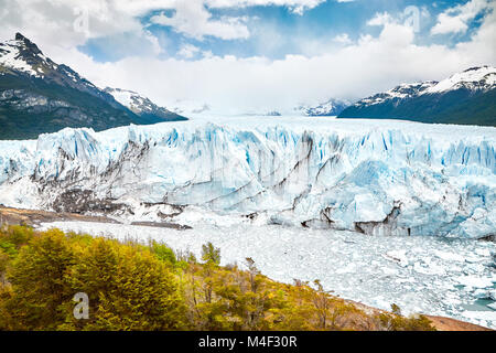 Le glacier Perito Moreno, l'une des destinations de voyage Argentine. Banque D'Images